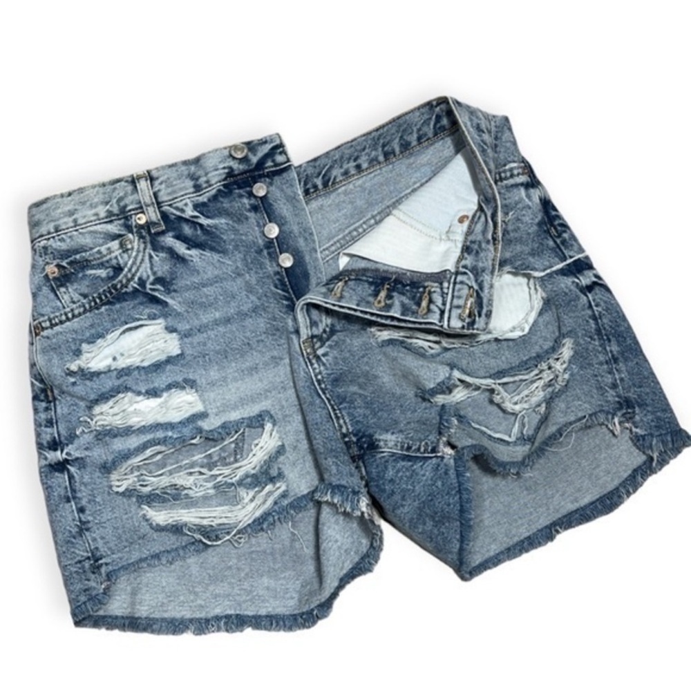 Free People 90’s high rise destroyed jean shorts light stone Wash size 30 - Picture 5 of 11